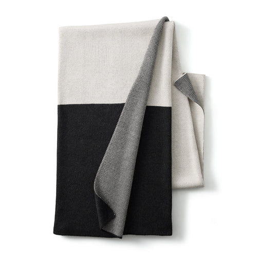 GENEVA Onyx Outdoor Throw